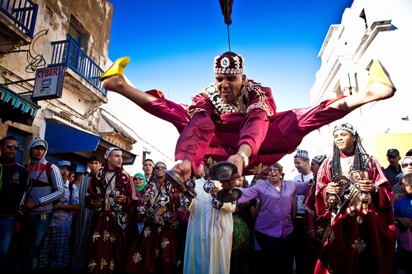 dancers-gnaoua-music-festival